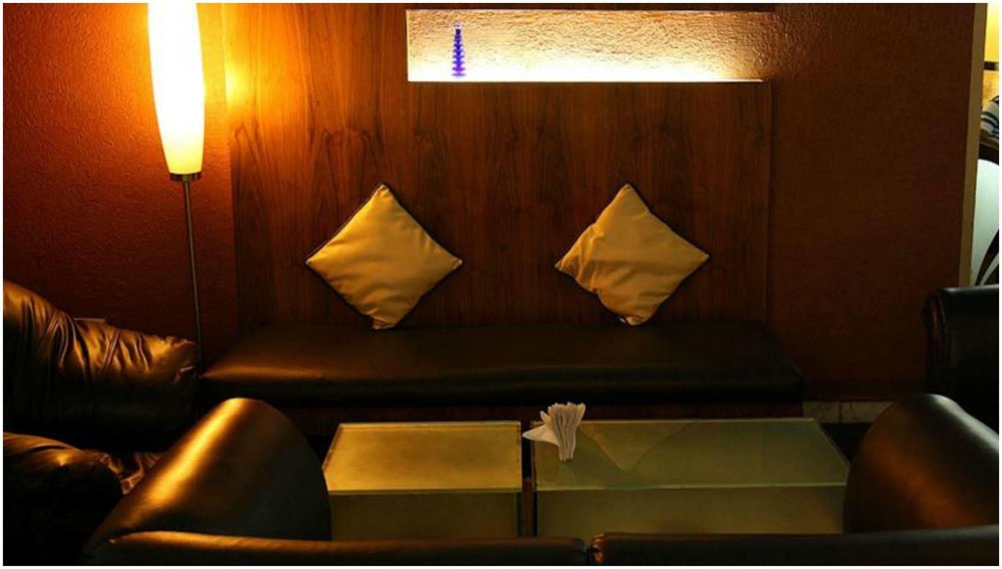 Ramee Guestline Hotel Juhu Bombay Extérieur photo